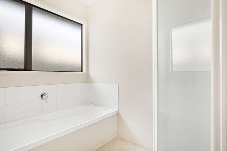 Photo of property in 4 Owhatiura Drive, Lynmore, Rotorua, 3010