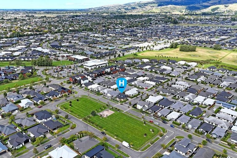 Photo of property in 1 Robalan Close, Halswell, Christchurch, 8025