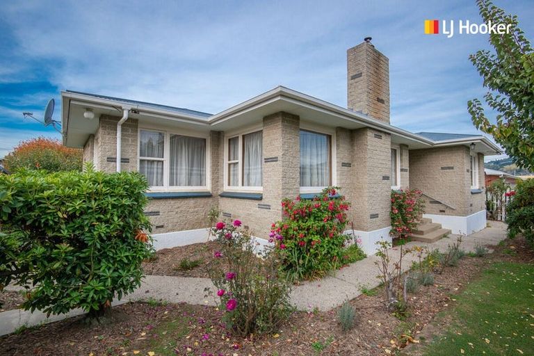 Photo of property in 21 Argyle Street, Mosgiel, 9024