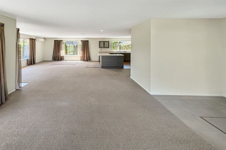 Photo of property in 80 Bowhill Road, New Brighton, Christchurch, 8083