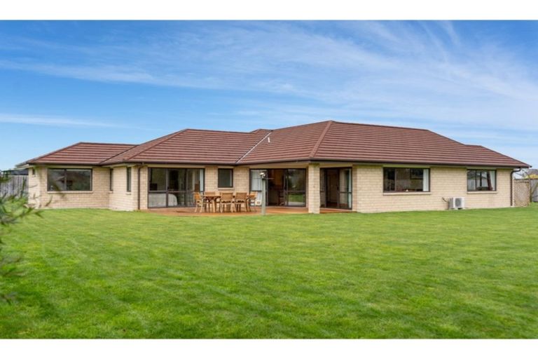 Photo of property in 27 Carrington Drive, Carterton, 5713