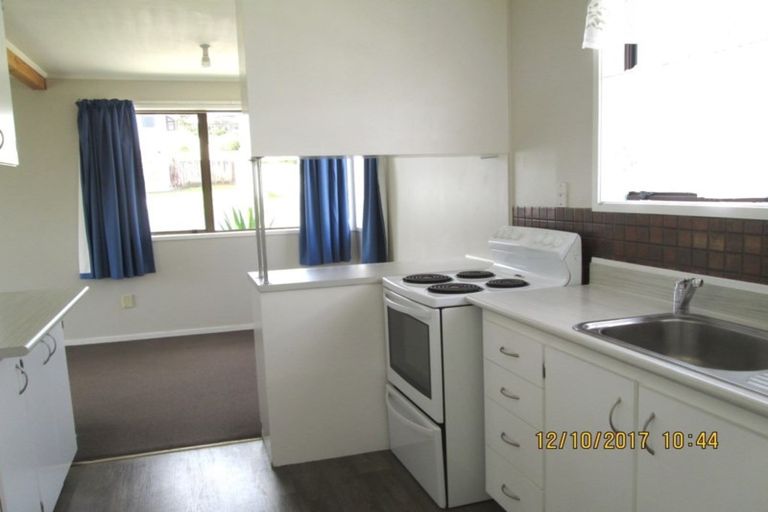 Photo of property in 7 Adam Sunde Place, Glen Eden, Auckland, 0602