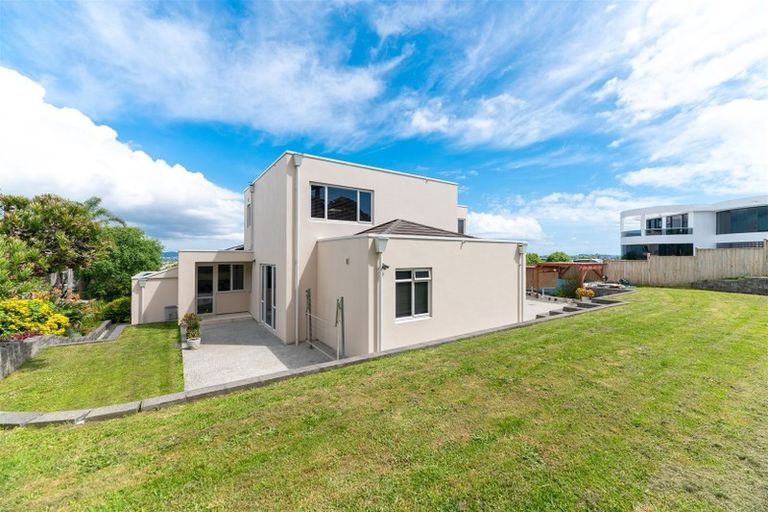 Photo of property in 35 Eynsham Court, Dannemora, Auckland, 2016