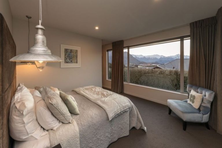 Photo of property in 16 Edgewood Place, Wanaka, 9305