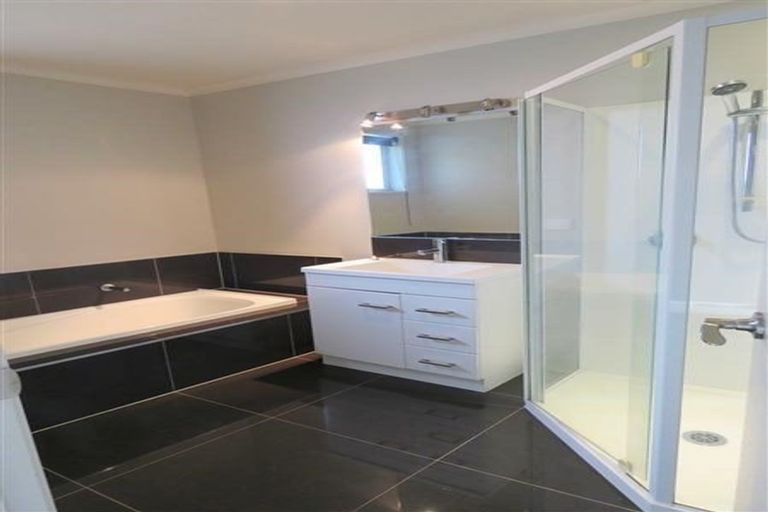 Photo of property in 396 Mangorei Road, Highlands Park, New Plymouth, 4312