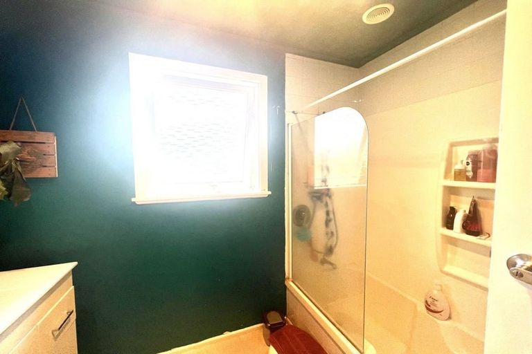 Photo of property in 16 Mawson Avenue, Torbay, Auckland, 0630