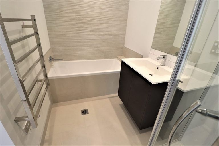 Photo of property in 34 Hobsonville Point Road, Hobsonville, Auckland, 0616