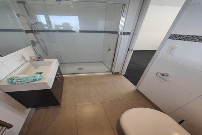 Photo of property in 1/5 Cambric Place, Botany Downs, Auckland, 2010