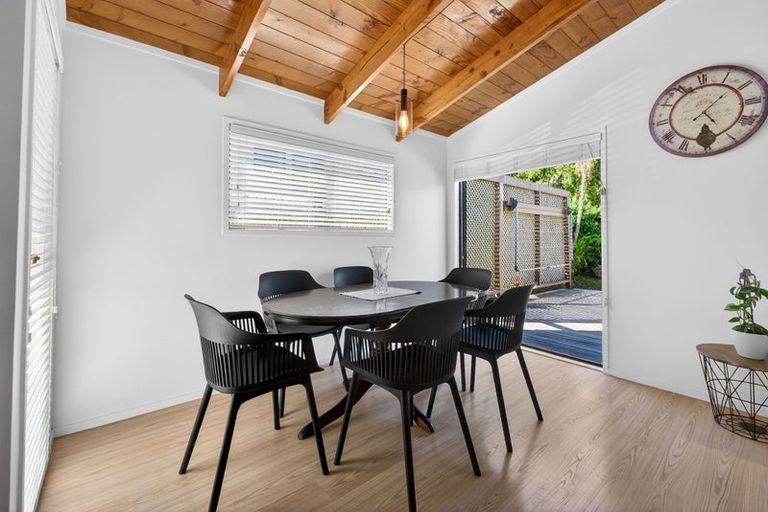 Photo of property in 2/36 Gatman Street, Birkdale, Auckland, 0626