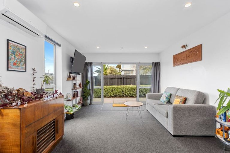 Photo of property in 1/41 Bowhill Road, New Brighton, Christchurch, 8083