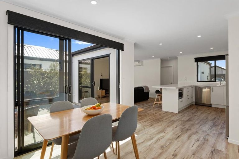 Photo of property in 16 Wimbledon Lane, Halswell, Christchurch, 8025