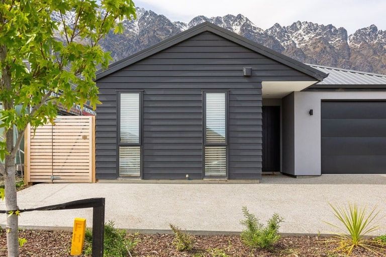 Photo of property in 9 Collie Road, Jacks Point, 9371