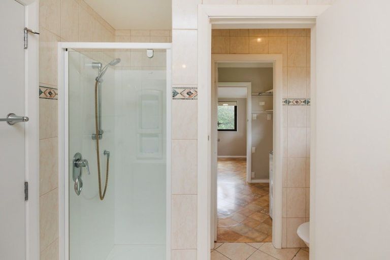 Photo of property in 12 Athlone Place, Hokowhitu, Palmerston North, 4410