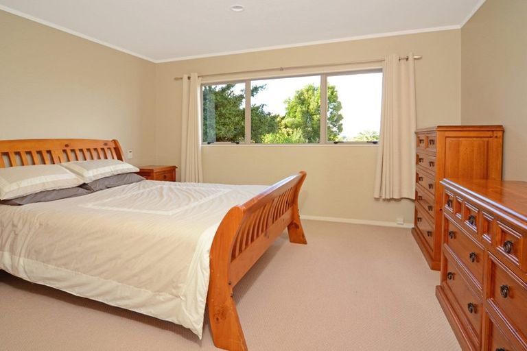 Photo of property in 1/122 Manuka Road, Bayview, Auckland, 0629