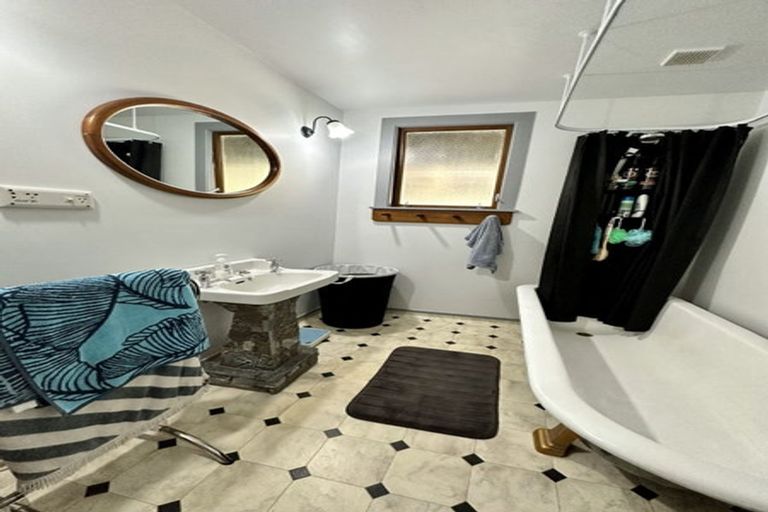 Photo of property in 58 Seymour Street, Waitara, 4320