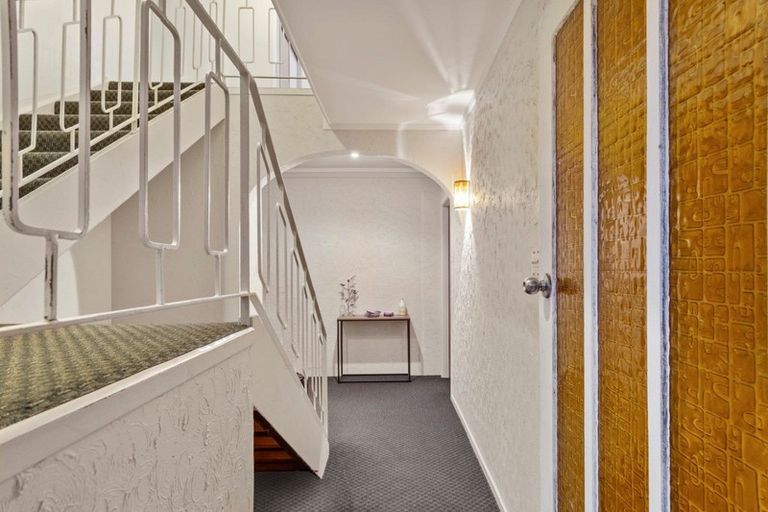 Photo of property in 25 Bellevue Road, Brookfield, Tauranga, 3110