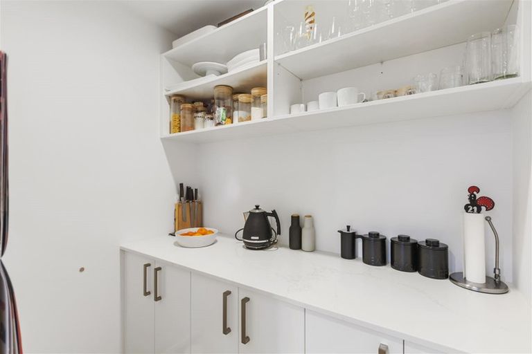 Photo of property in 9 Tawatawa Street, Long Bay, Auckland, 0630