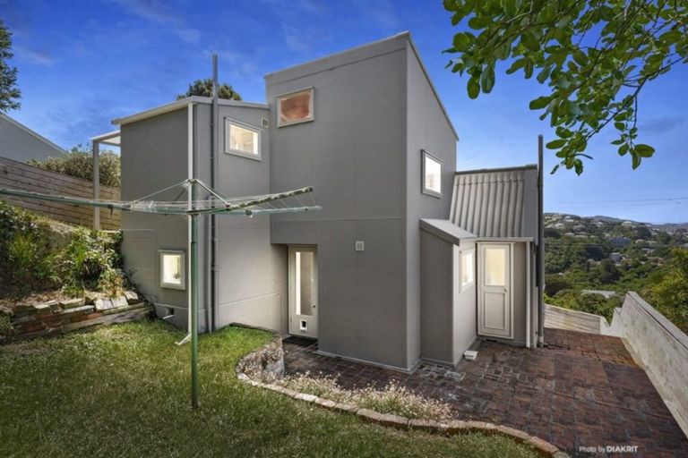 Photo of property in 77 Durham Street, Brooklyn, Wellington, 6021