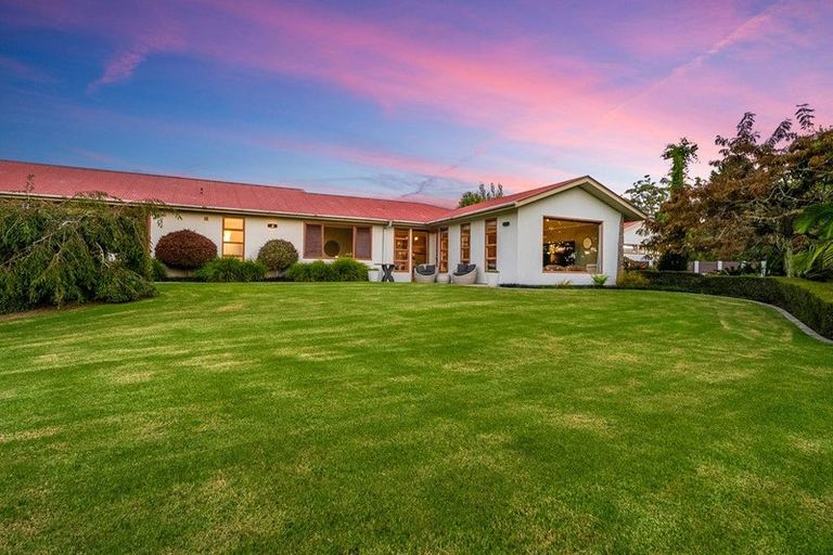 Photo of property in 15 Kaipara Road, Papakura, 2582