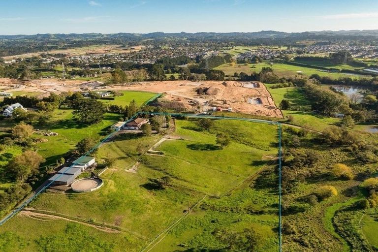 Photo of property in 58 Burns Lane, Kumeu, 0892