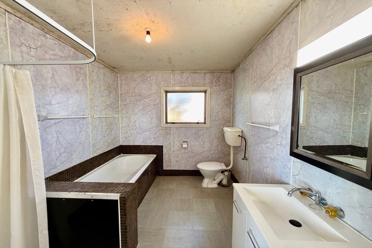 Photo of property in 137 Birkenhead Avenue, Birkenhead, Auckland, 0626