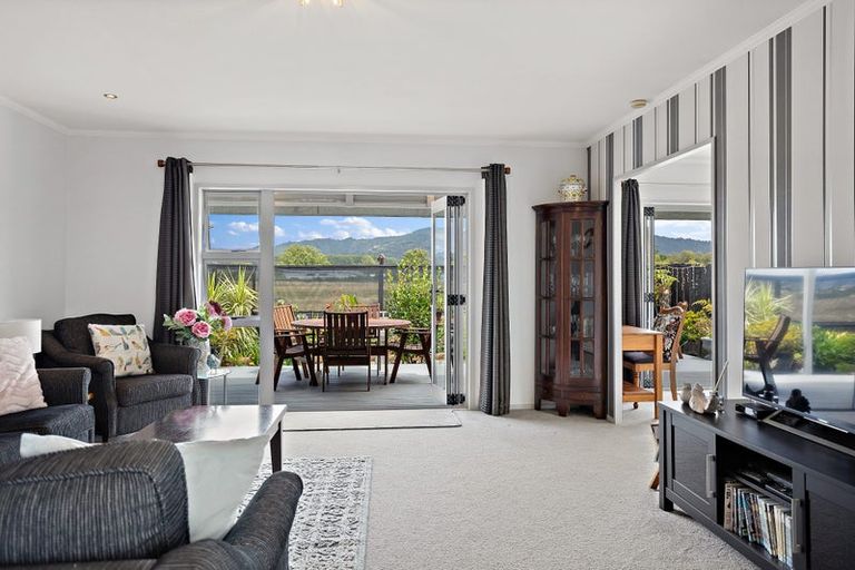 Photo of property in 12 Redwings Close, Whitianga, 3510