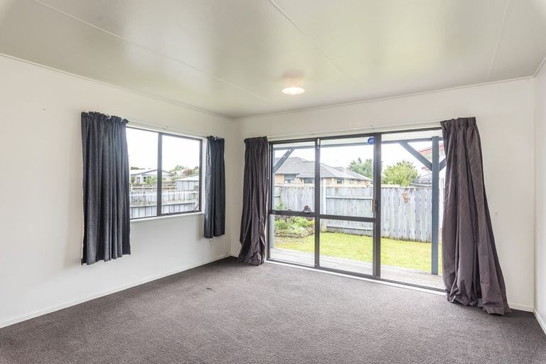 Photo of property in 2 Spackman Crescent, Paraparaumu, 5032