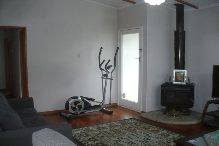 Photo of property in 50 Divich Avenue, Te Atatu South, Auckland, 0610