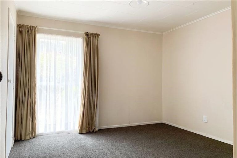 Photo of property in 2/14 Claridge Street, Glen Eden, Auckland, 0602