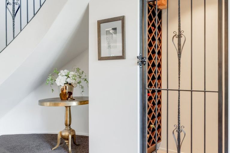 Photo of property in 53 Manor Park, Sunnyhills, Auckland, 2010