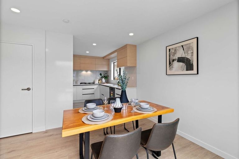 Photo of property in 20a Seine Road, Forrest Hill, Auckland, 0620