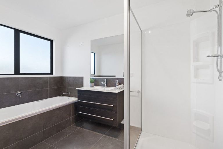 Photo of property in 23 Stockyard Crescent, Pukekohe, 2120