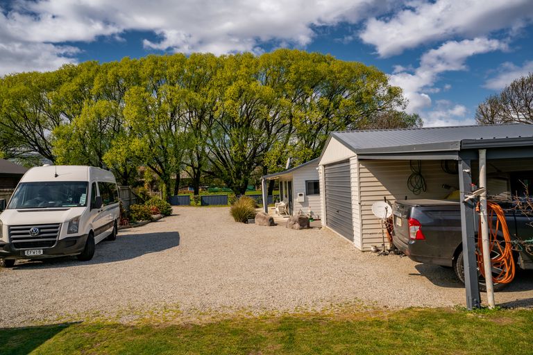 Photo of property in 135 Main Road, Luggate, Cromwell, 9383