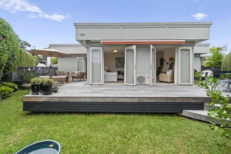 Photo of property in 2/7 Morton Avenue, Forrest Hill, Auckland, 0620