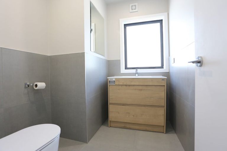 Photo of property in 128 Beach Road, Castor Bay, Auckland, 0620