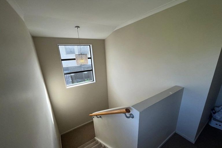 Photo of property in 19a Kelwyn Road, Kelston, Auckland, 0602