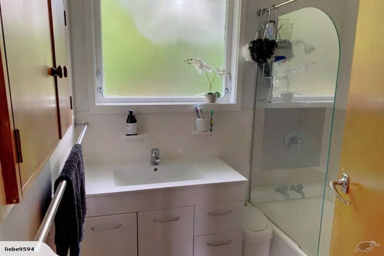 Photo of property in 36 Wyoming Avenue, Murrays Bay, Auckland, 0630