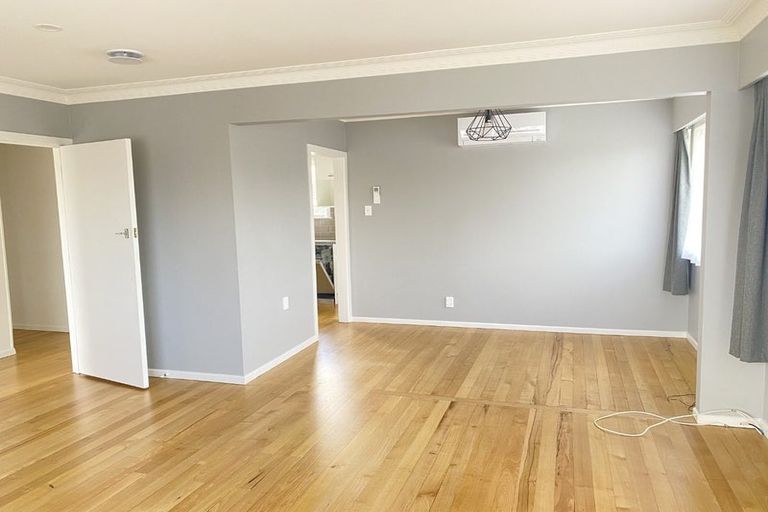 Photo of property in 100 Triangle Road, Massey, Auckland, 0614