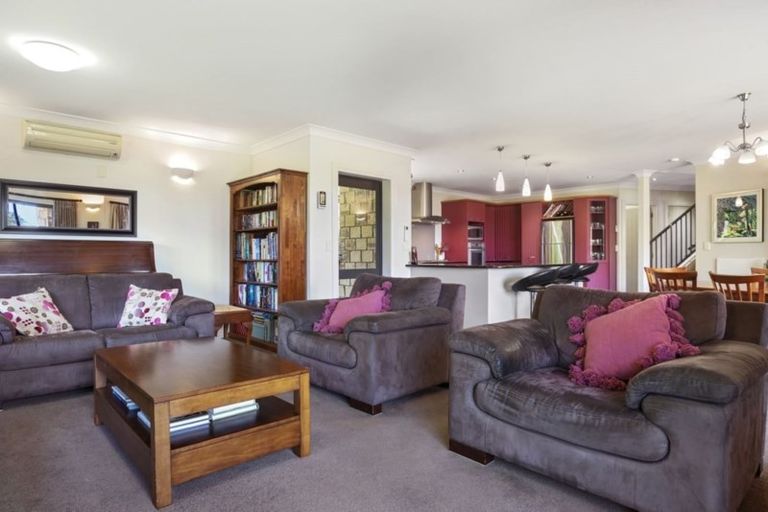 Photo of property in 11 Ohuka Place, Whitianga, 3510