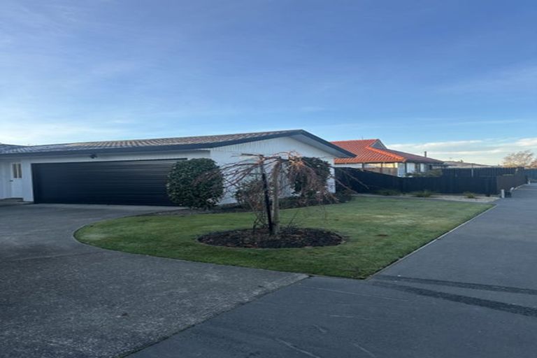 Photo of property in 8 Kinley Street, Rangiora, 7400