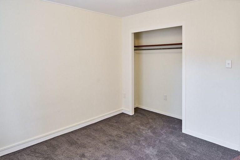 Photo of property in 2/35 Mana Esplanade, Paremata, Porirua, 5026