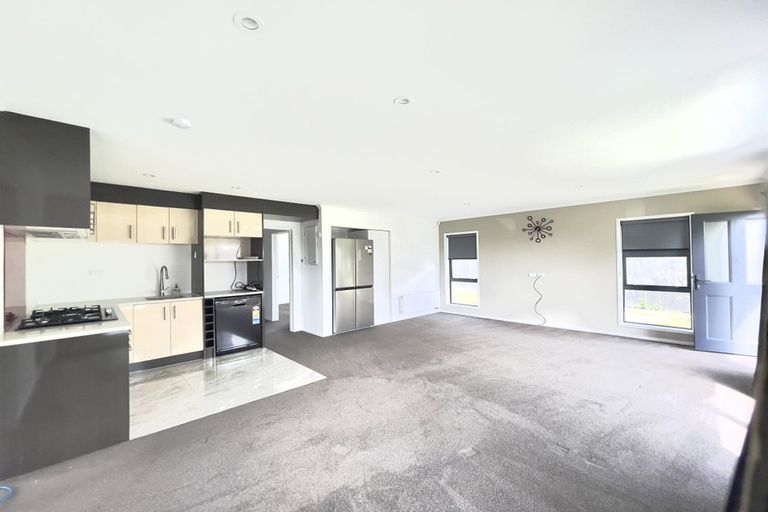 Photo of property in 10 Arataki Way, Glen Eden, Auckland, 0602