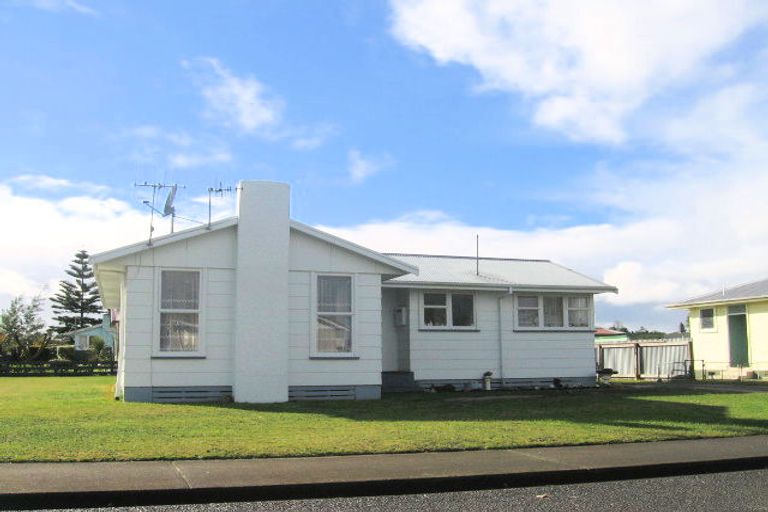 Photo of property in 1 Montrose Place, Flaxmere, Hastings, 4120