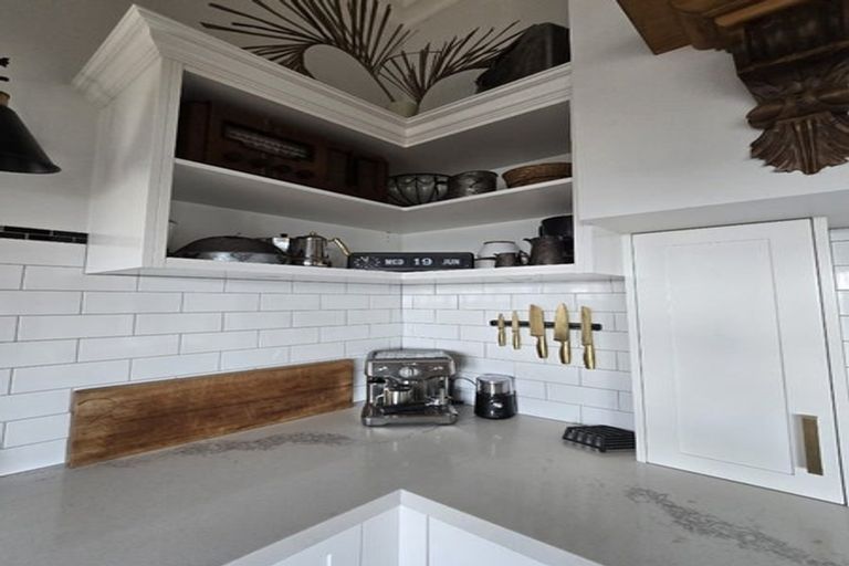 Photo of property in 4 Seaview Terrace, Bluff Hill, Napier, 4110