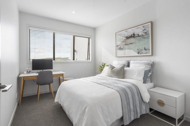 Photo of property in 13/1 Genevieve Lane, Hobsonville, Auckland, 0616