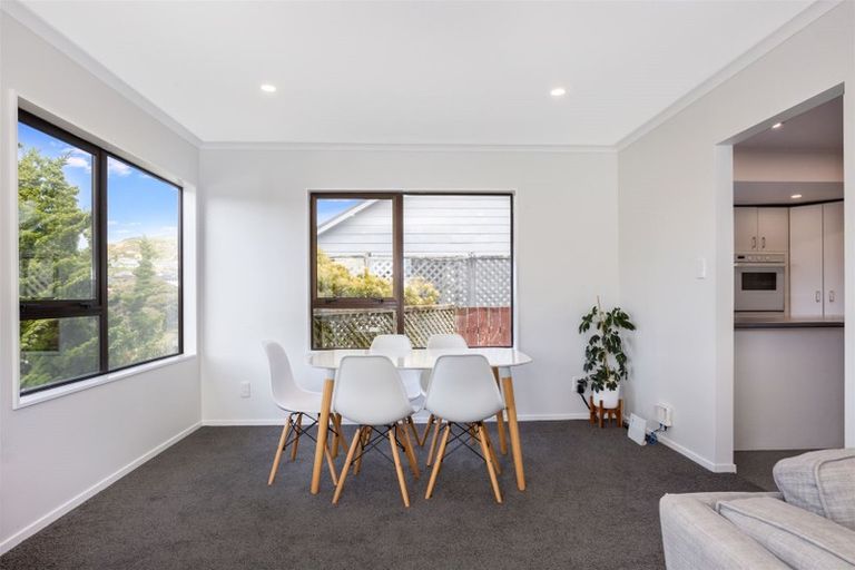 Photo of property in 10 Albatross Close, Whitby, Porirua, 5024