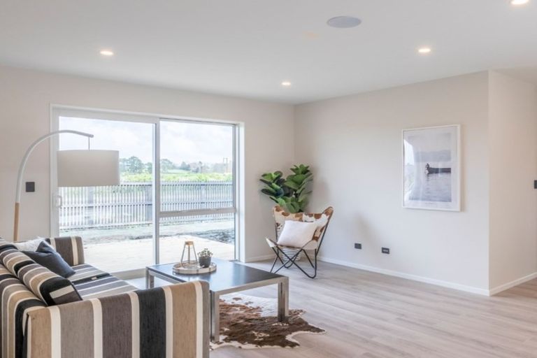 Photo of property in 2 Paiaka Place, Rototuna North, Hamilton, 3210