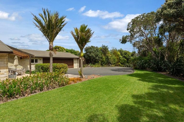 Photo of property in 51 Donohue Road, South Head, Helensville, 0874