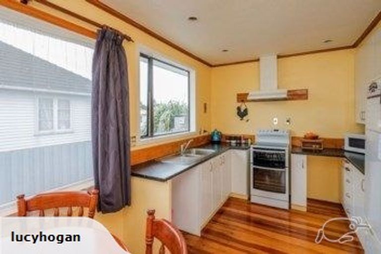 Photo of property in 9 Gladstone Street, Foxton, 4814