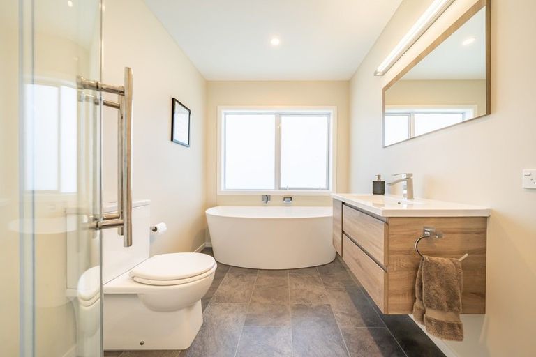 Photo of property in 6 Poulson Grove, Trentham, Upper Hutt, 5018